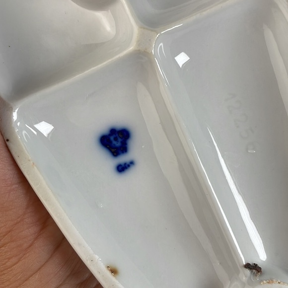 Fine Porcelain ScottishTerrier’s Figurine - Picture 11 of 14